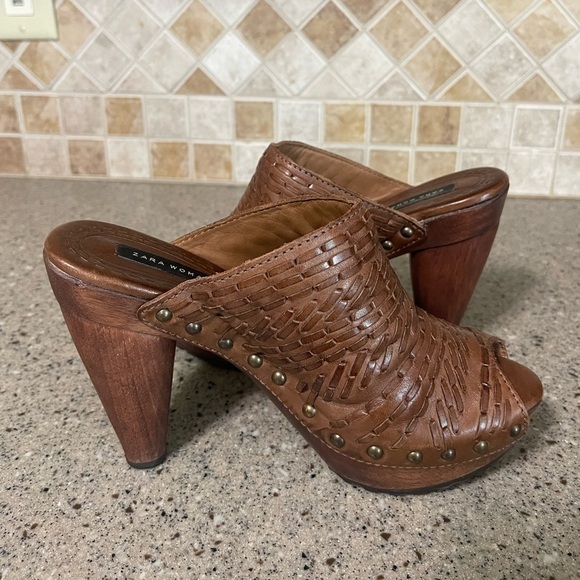 Zara Women’s Peep Hole Brown Leather Wooden Heel Size 37 - Picture 6 of 12